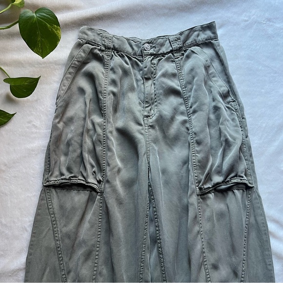 Urban Outfitters BDG Carissa High-Waisted Lightweight Cocoon Pants - Picture 5 of 10